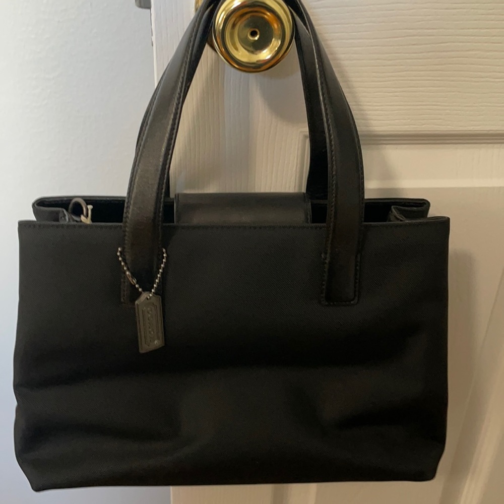 Coach handbag w/ shoulder strap